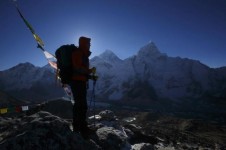 Tourism-reliant Nepal to seek assurances Everest is safe after quakes