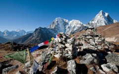 Nepal prays for return of tourists after earthquakes
